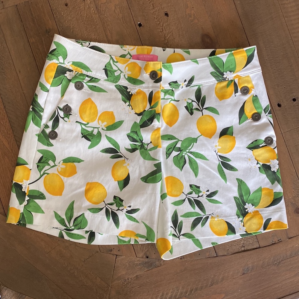 Darling Isaac Mizrahi Lemon 🍋 & Leaf Print Shorts - Size 6